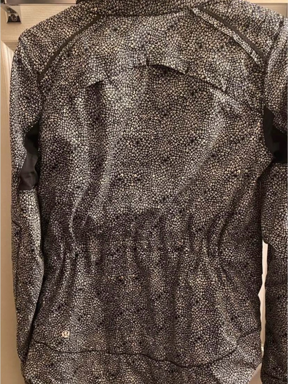 Lululemon Spring Forward Jacket - Picture 6 of 6
